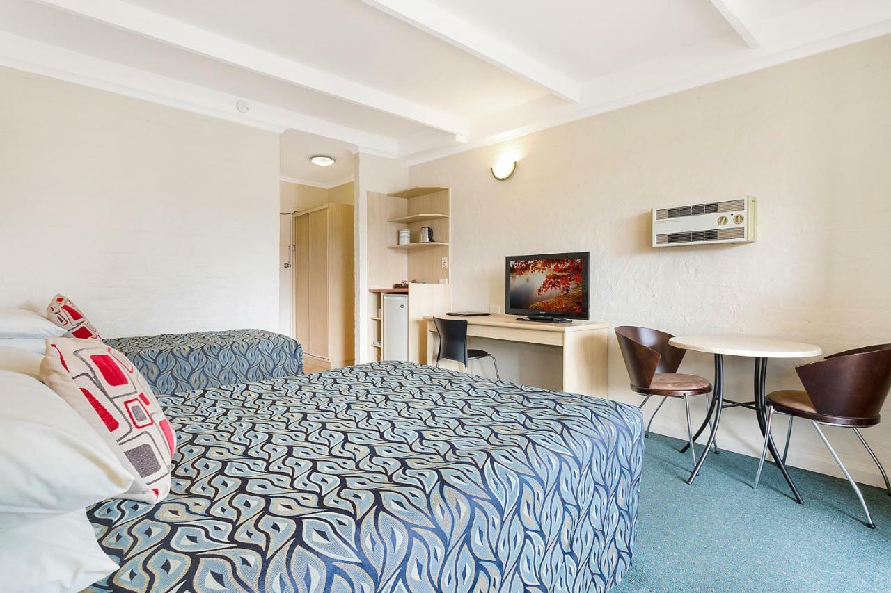 Black Dolphin Motel & Apartments Merimbula Kültér fotó